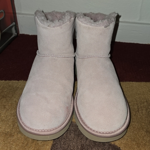 UGG Soft Pink Shearling Boots - Picture 1 of 14